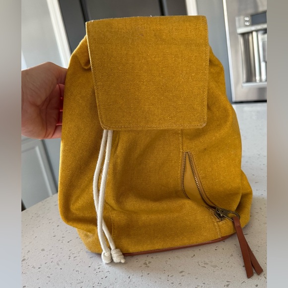 Universal Threads Mustsrd Yellow Backpack - Picture 1 of 3
